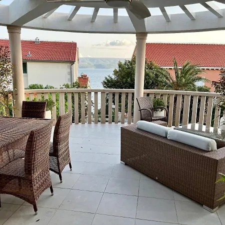 Romana Ii * オミシュ