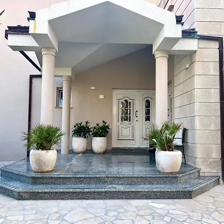 Romana Ii Apartamento Omiš