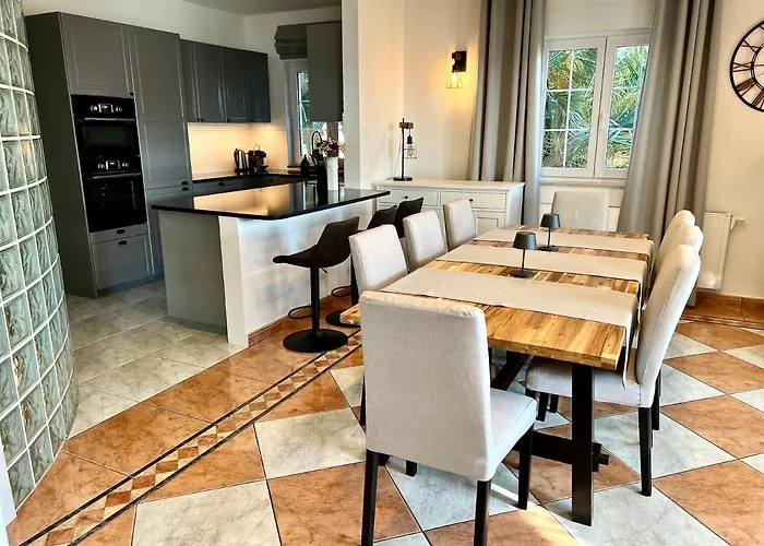 Apartman Romana Ii *